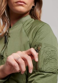 Superdry & Co VINTAGE MILITARY - Bomberjacks - olive khaki