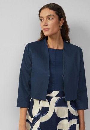 s.Oliver BLACK LABEL VERKÜRZTER MIT 3/4-ÄRMELN - Blazer - navy