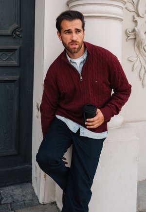 Tommy Hilfiger, CABLE KNIT QUARTER-ZIP JUMPER - Пуловер - burgundy