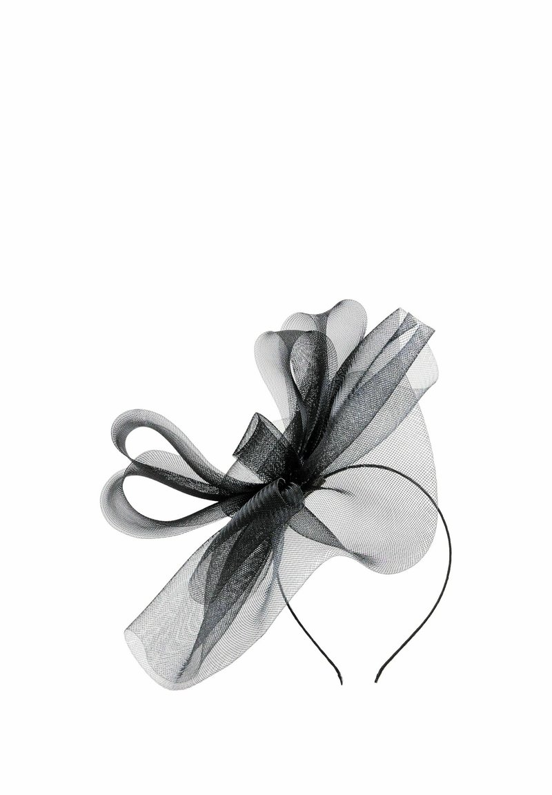 Căciulă fascinator neagră din tull transparent, cu bucle suprapuse și un detaliu central sub formă de fundiță. Structură cu sârmă pentru modelare.