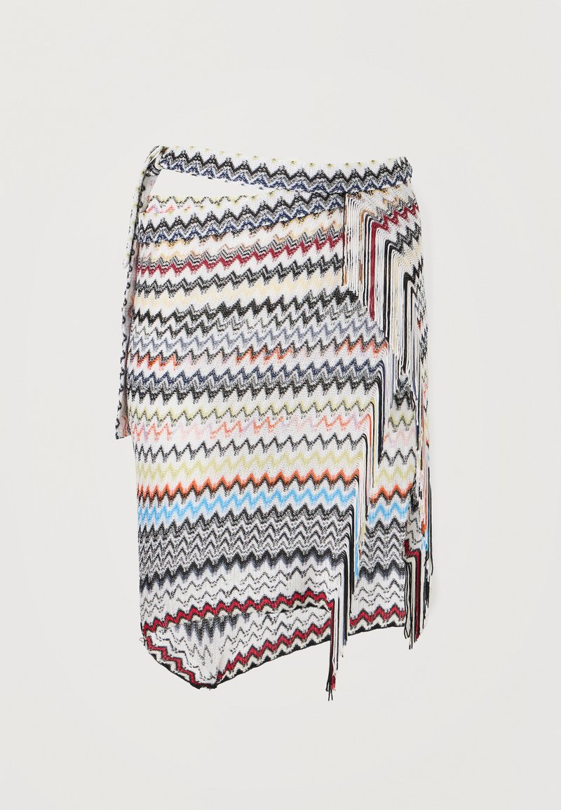 Φούστα τύπου wrap μέχρι το γόνατο με πολύχρωμο ζιγκ ζαγκ μοτίβο και λεπτομέρειες με φούντες κατά μήκος του τελειώματος και πλαϊνό κλείσιμο με κορδόνι.