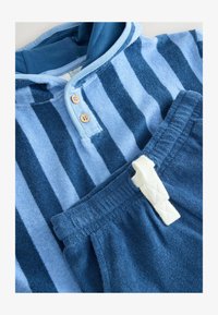 Vybrané, blue stripe