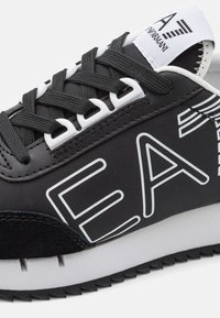 EA7 Emporio Armani VINTAGE UNISEX - Baskets basses - black/white