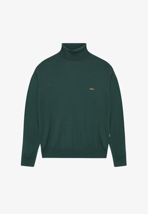 Donkergroene, lange mouw turtleneck trui met klein geel geborduurd logo op de linkerborst, weergegeven tegen een witte achtergrond.