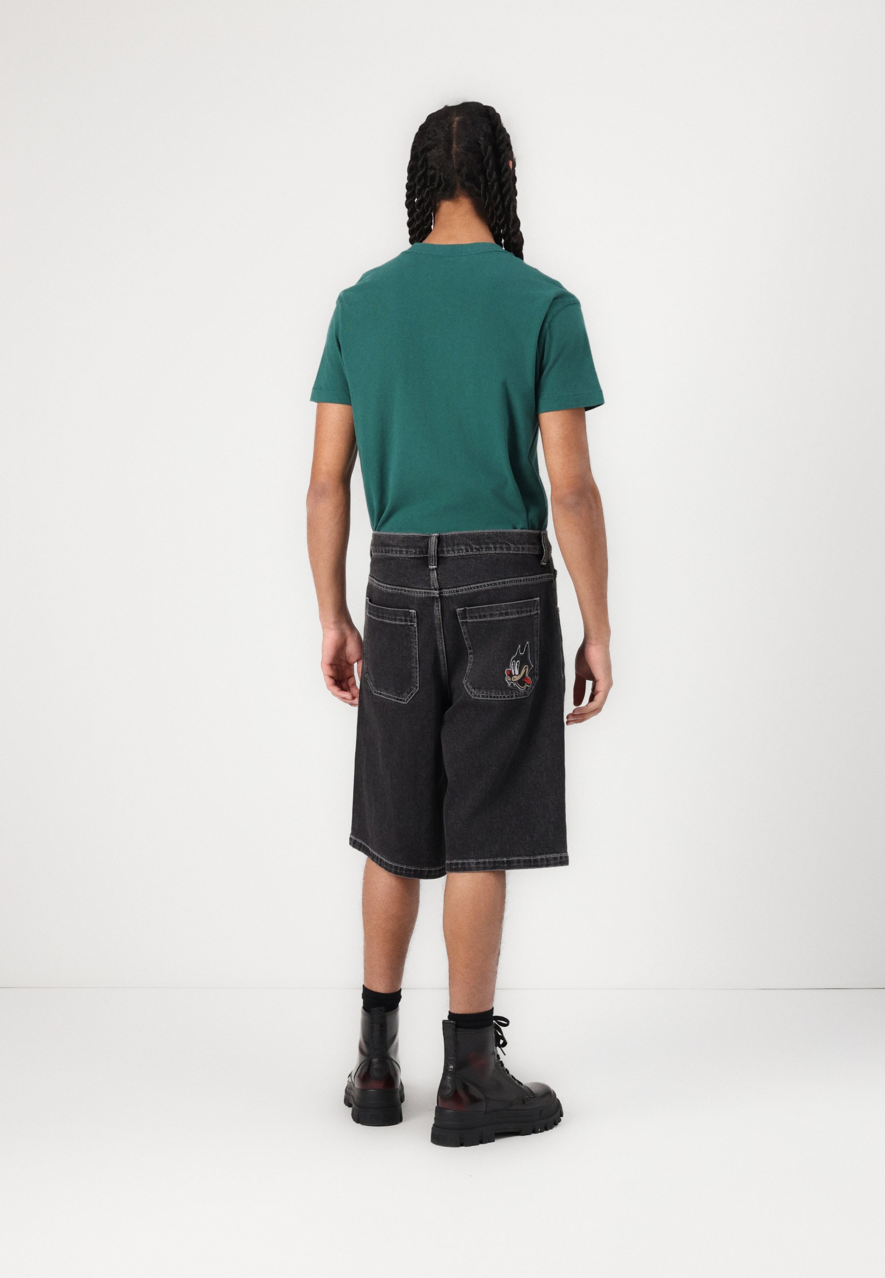 Hollister Co. SUPER BAGGY JORT - Denim shorts - dark wash/black