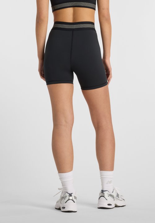 New Balance AC FITTED SHORT 5" WOMENSV1 - Leggings - Trousers - black bk — foto 3