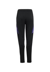 Czarne spodnie sportowe o dopasowanym kroju, z fioletowymi i czarnymi wzorzystymi wstawkami po bokach oraz elastycznym paskiem w talii dla wygody.