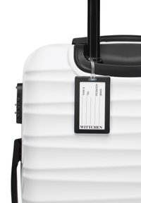 WITTCHEN MEDIUM SUITCASE WITH LUGGAGE TAG FROM ABS - Kufr - white