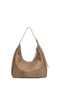 Borsa in suede marrone con forma a hobo curva, una sola tracolla e chiusura con zip. Presenta una texture morbida e minimali dettagli.