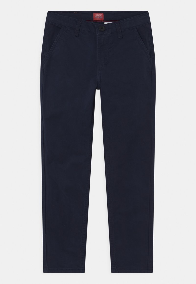 Chinos pour hommes slim-fit de couleur bleu marine foncé, avec poches avant, passants pour ceinture, fermeture à boutons et étiquette rouge Levi's sur la ceinture.