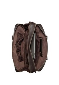 Borsa in pelle marrone con apertura con zip, dotata di un interno testurizzato, scomparti multipli e uno slot imbottito per laptop o tablet.