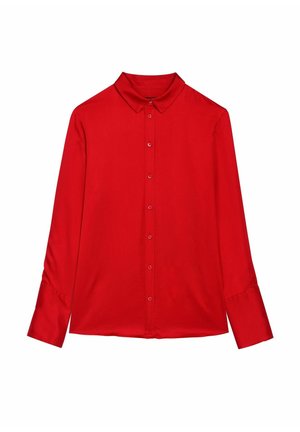 Czerwona koszula z długim rękawem, kołnierzykiem, zapinana na guziki z przodu i mankietami. Wykonana z miękkiego materiału o gładkim wykończeniu. Czysty design, bez wzorów ani akcentów.