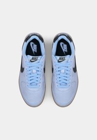 Nike Sportswear FIELD GENERAL - Tenisky - aluminum/black/dark brown/sail
