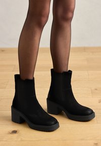 LEATHER - Bottines à plateau - black
