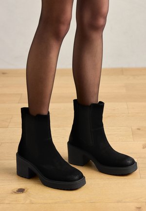 LEATHER - Platåstøvletter - black