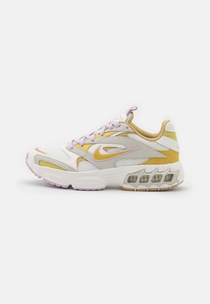 ZOOM AIR FIRE - Trainers - sail/celery/doll/light bone/wheat grass