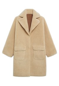 Manteau en polaire beige avec un col cranté, deux poches avant et des manches trois-quarts. Tissu doux et texturé.
