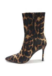 Botine cu imprimeu de leopard, realizate dintr-un material elastic. Caracteristici: vârf ascuțit, tocul înalt stiletto și închidere cu fermoar pe lateral. Scheme de culori maro și negru.