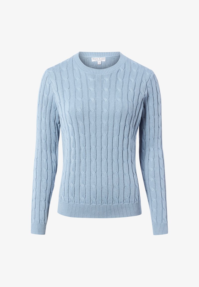 Pull en maille torsadée bleu clair avec des manches longues, un col rond, des poignets et un ourlet côtelés, présentant un motif texturé sur l'ensemble.