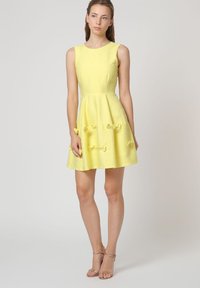 Outfitters Nation Vestido informal - amrillo