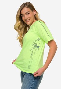 LAURASØN - T-shirt z nadrukiem