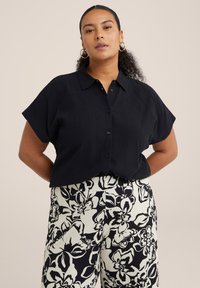 WE Fashion Užsagstoma palaidinė - schwarz