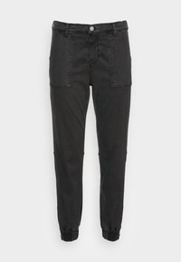 Černé cargo kalhoty s dvěma předními kapsami, zúženými kotníky a elastickými manžetami. Vyrobené z odolné tkaniny s hladkou strukturou.