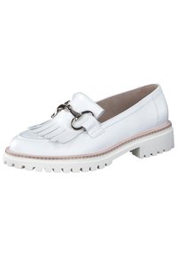 Witte patenten leren loafers met franjes en een zilveren kettingaccent, met een stevige rubberen zool met profielontwerp.