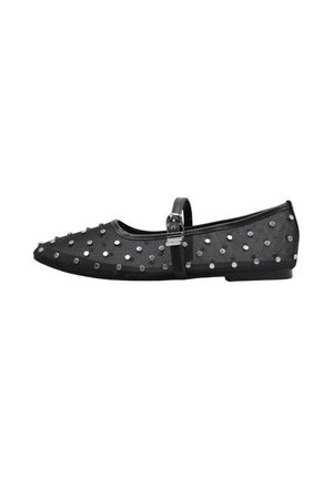 Zapato plano Mary Jane negro con tachuelas plateadas y hebilla ajustable, punta estrecha y tacón bajo.