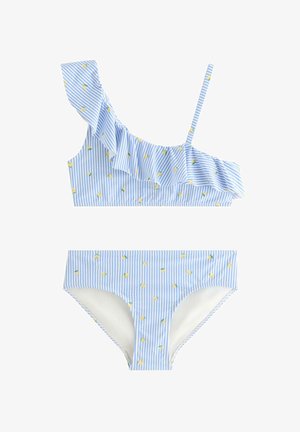 To-delt pige badedragt med blå og hvide lodrette striber, lille gul blomsterprint, en- skulder flæse top og matchende bund.
