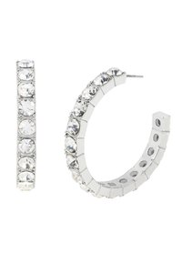 Silver hoops med flera klara rhinestones i en linjär inställning, med en stilren design och slät yta.