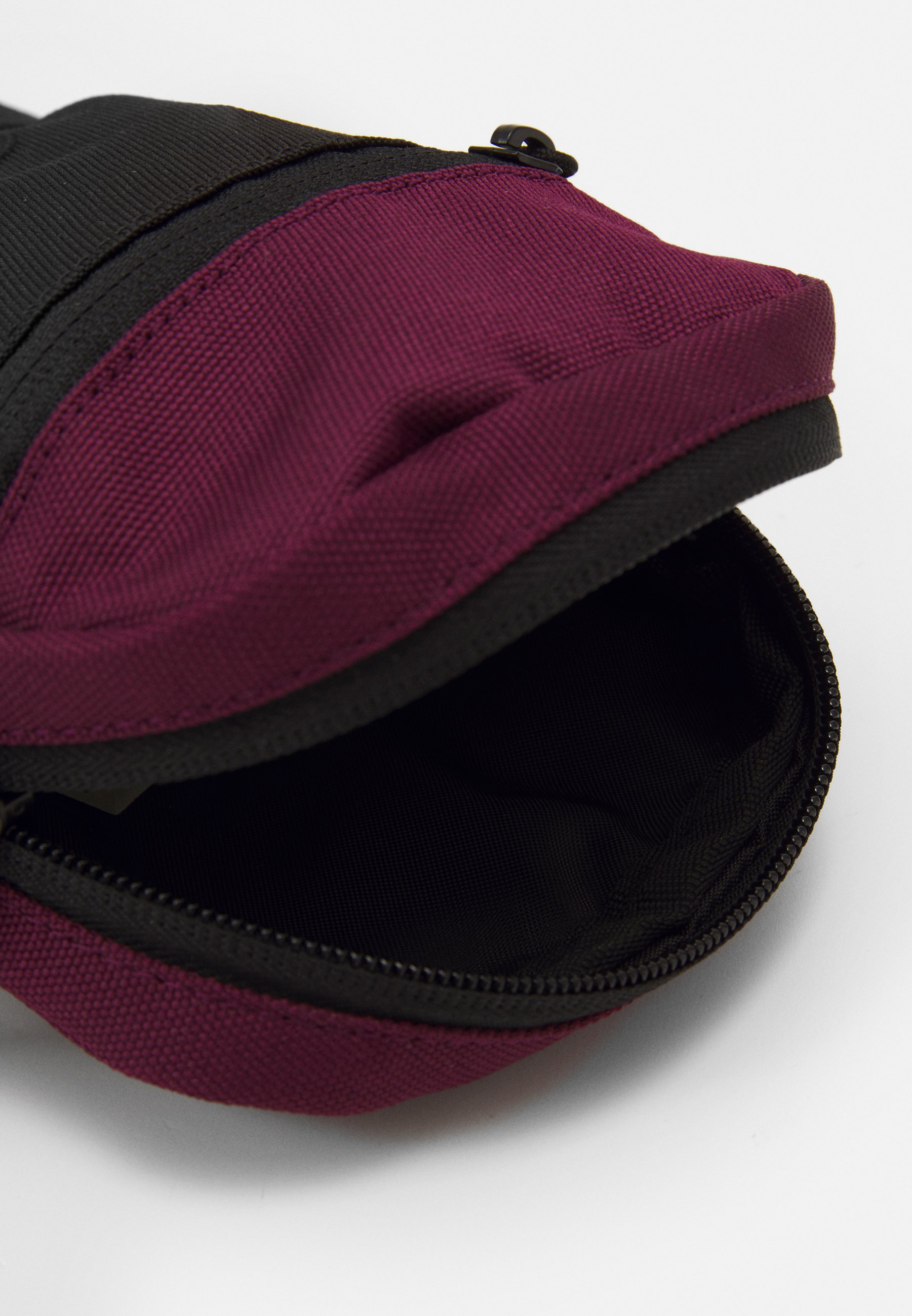 Jordan PARIS FESTIVAL BAG Skulderveske blackbordeaux Jordan PARIS FESTIVAL BAG Skulderveske blackbordeaux