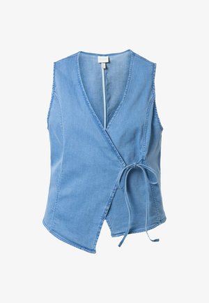 Chaleco cruzado de mezclilla azul claro sin mangas con escote en V y cierre frontal con lazo.