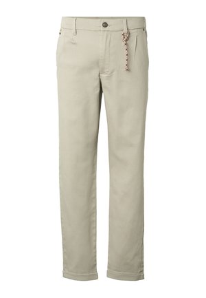 Pantalon beige à jambes droites avec fermeture à boutons, passants pour ceinture, poches latérales et un détail décoratif en corde sur la ceinture droite.