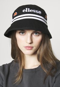 Ellesse LORENZO BUCKET HAT UNISEX - Hatt - black