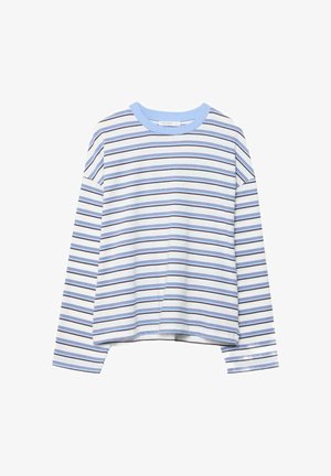 Majica dugih rukava s vodoravnim prugama u svijetloplavoj, bijeloj i crnoj boji te jednobojnim svijetloplavim okruglim izrezom na vratu.