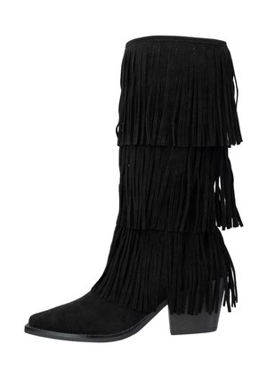 Stivali alti al ginocchio in camoscio nero con frange e nappine stratificate, punta quadrata e tacco robusto. Texture liscia e silhouette elegante.