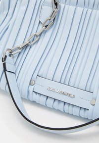 KARL LAGERFELD KUSHION - Borsa a mano - arctic blue