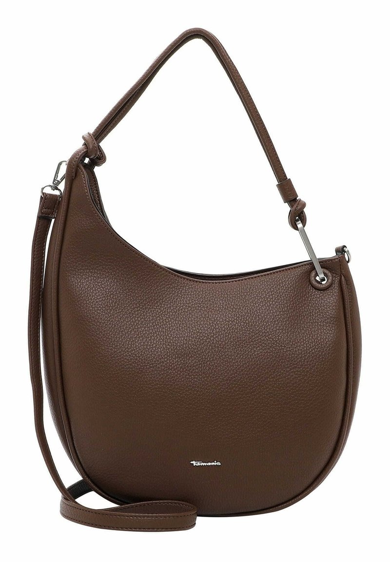 Sac à bandoulière en cuir marron avec forme arrondie, poignée courte, longue bandoulière amovible et petit logo de marque argenté à l'avant.