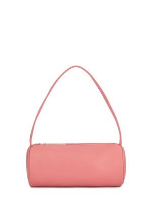 Ružová valcová kabelka s jedným ramenným popruhom, hladkou koženou textúrou, vrchným zipsovým zatváraním a minimalistickým dizajnom.