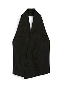 Svart textilöverdrag med en skräddarsydd design och diagonala texturlinjer. Slät tyg med en ren, strukturerad silhuett.