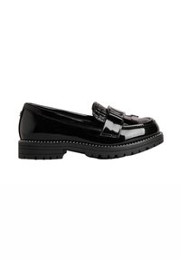 Mocasini din piele patent neagră, cu un detaliu texturat pe curea, talpă din cauciuc și un accent argintiu pe margine. Design cu profil jos, formă elegantă.