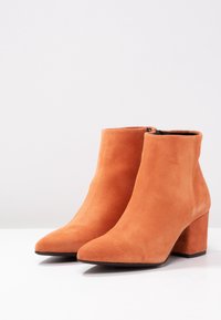 Vero Moda Boots à talons - tan