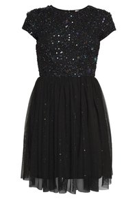 Robe noire avec un corsage en sequins et des manches courtes, dotée d'une jupe en tulle superposée. Texturée avec des accents brillants et une taille cintrée.