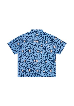 Camicia azzurra a maniche corte con un motivo floreale, caratterizzata da fiori rosa chiaro e blu scuro, realizzata in tessuto leggero con chiusura a bottoni.