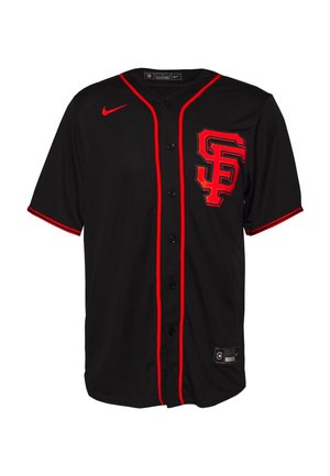 Czarna koszulka baseballowa z czerwonym obszyciem, guzikami z przodu, logo Nike na prawej piersi i dużym czerwonym logo SF na lewej piersi.