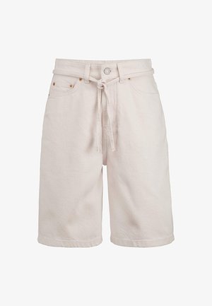 Shorts in denim rosa pallido a vita alta con bottone frontale, cintura in tessuto annodata, tre tasche frontali e dettagli con rivetti in rame.