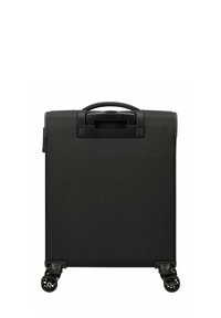 Valise noire à roulettes avec une forme rectangulaire rigide, dotée d'une poignée supérieure et d'une surface texturée. Quatre roues pivotantes pour une mobilité facilitée.