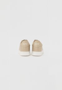EA7 Emporio Armani UNISEX - Tenisice - cobblestone/white