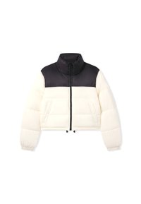 Giacca corta imbottita con la parte superiore nera e la sezione inferiore color crema. Presenta un collo alto, chiusura con zip e due tasche frontali.